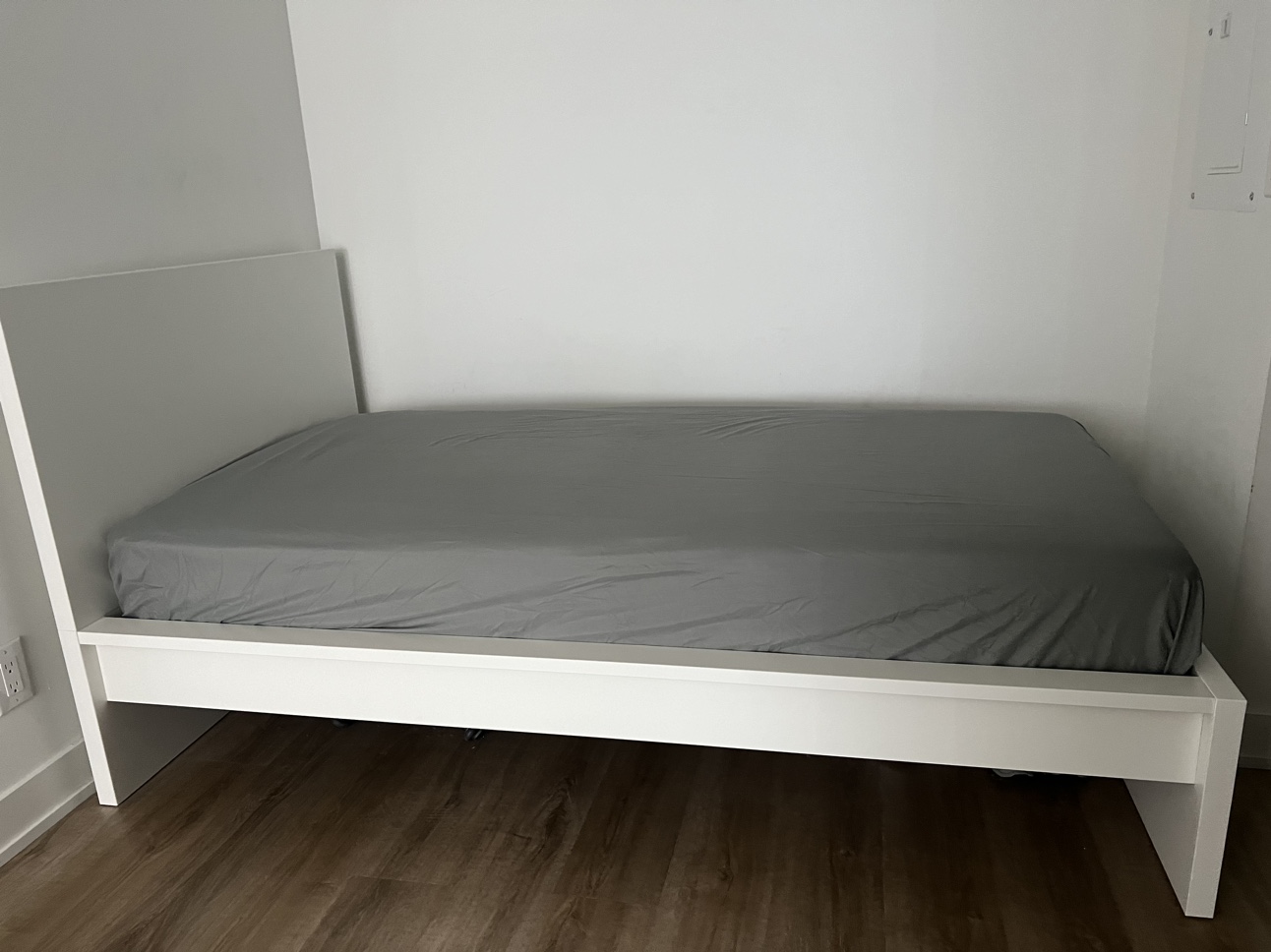 Malm  Twin bed - photo 2