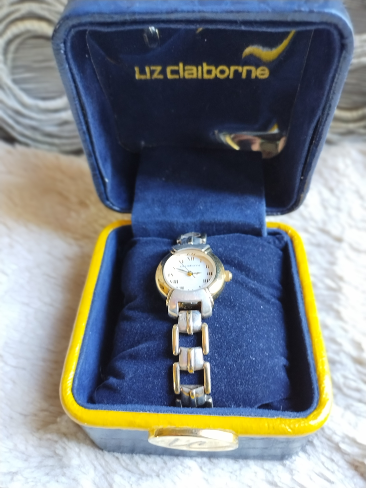 Liz Claiborne watch image indicator(4)