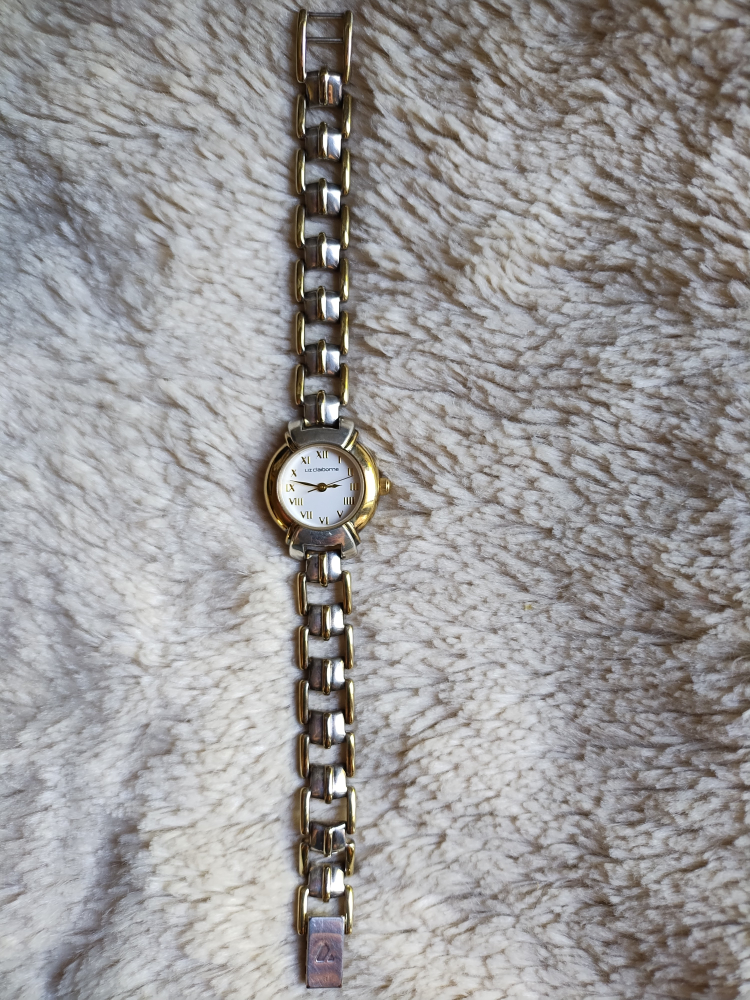 Liz Claiborne watch image indicator(6)