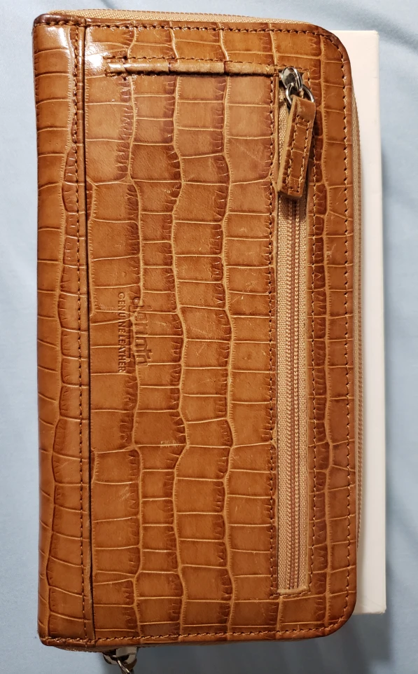 crocodile  women wallet image indicator(2)