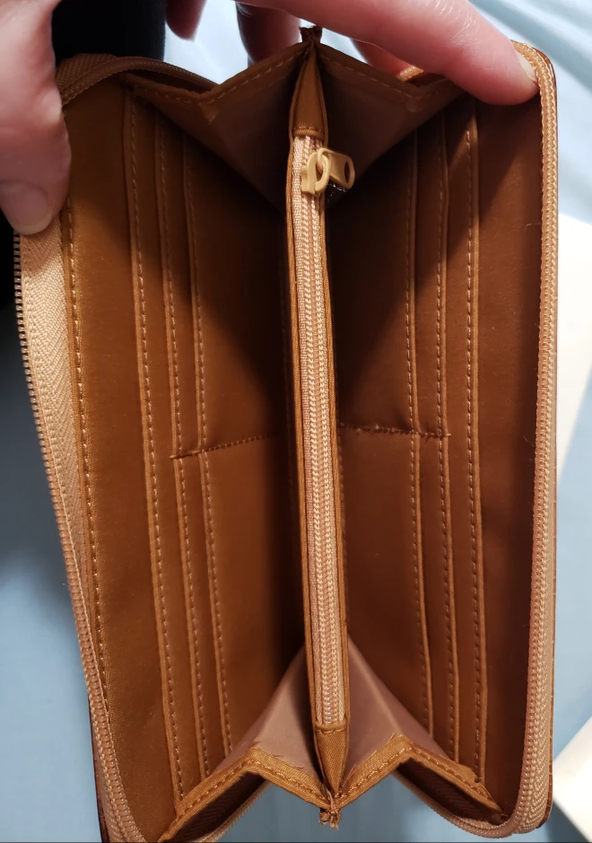 crocodile  women wallet image indicator(3)