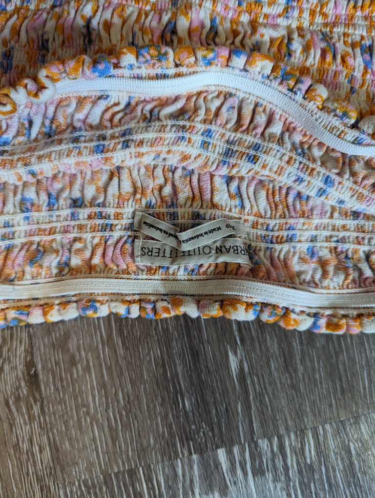 XS Urban Outfitters cropped ruffled shirt image indicator(2)