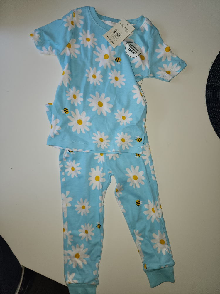 BNWT 2 Piece Pajama Set thumbnail