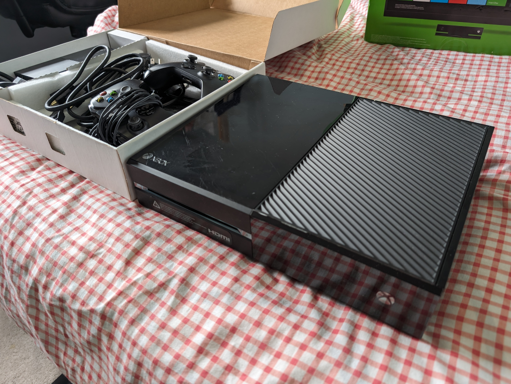 X-Box One with 5 Games - photo 2
