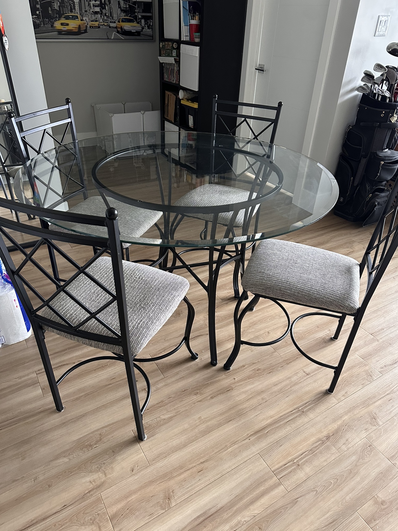 Dining table and chairs set