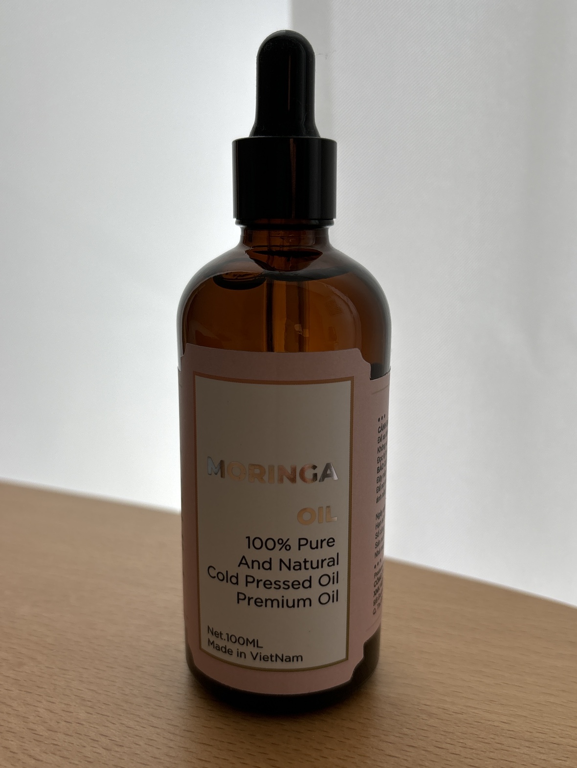 Moringa oil for skin