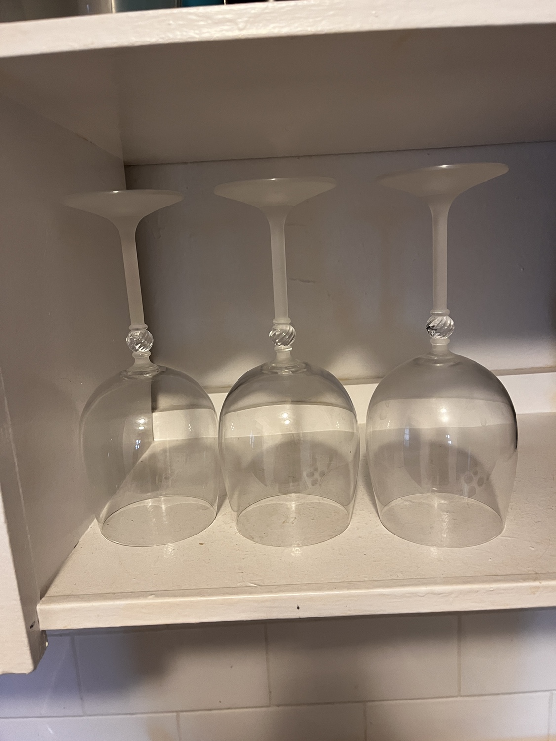 Set of wine glasses thumbnail