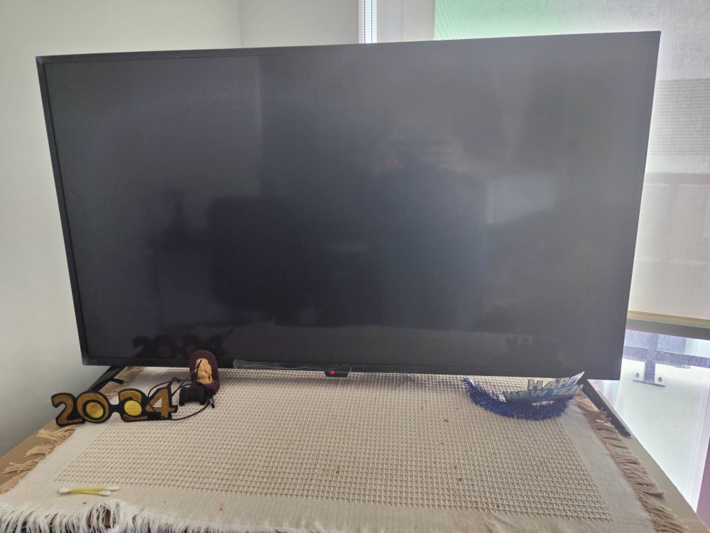 insignia 42" smart TV pick up only