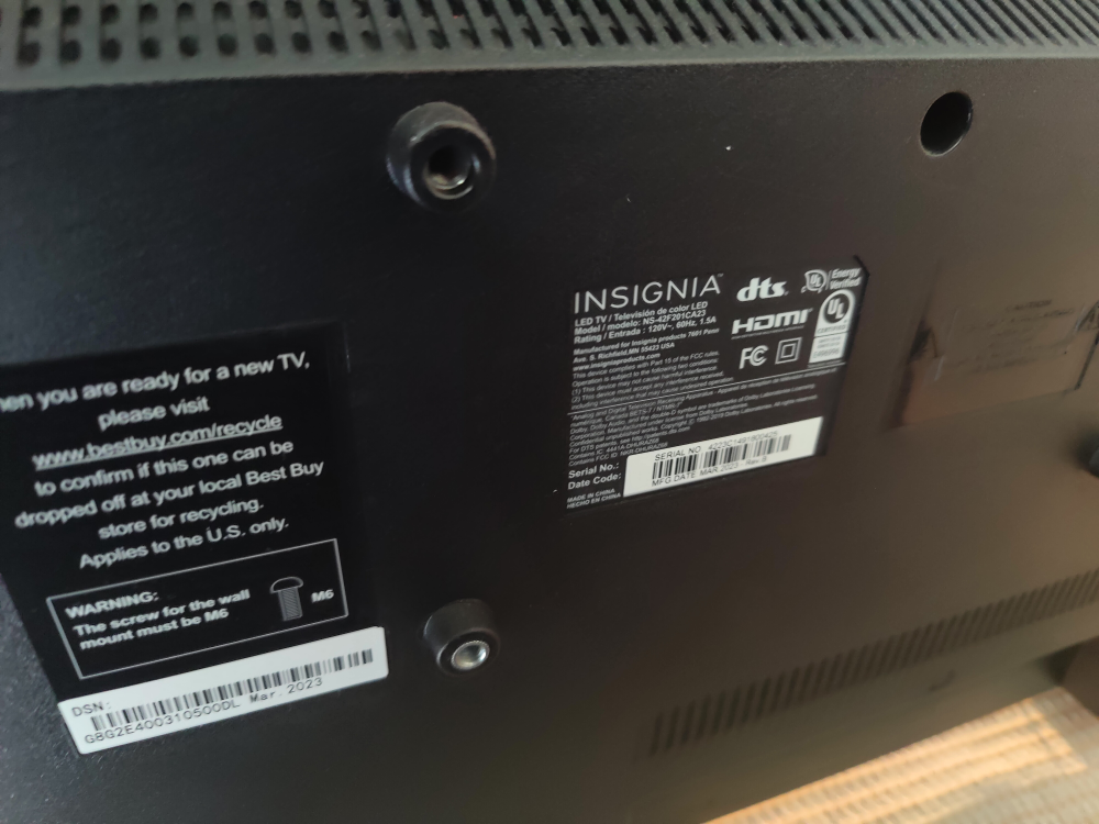 insignia 42" smart TV pick up only - photo 2