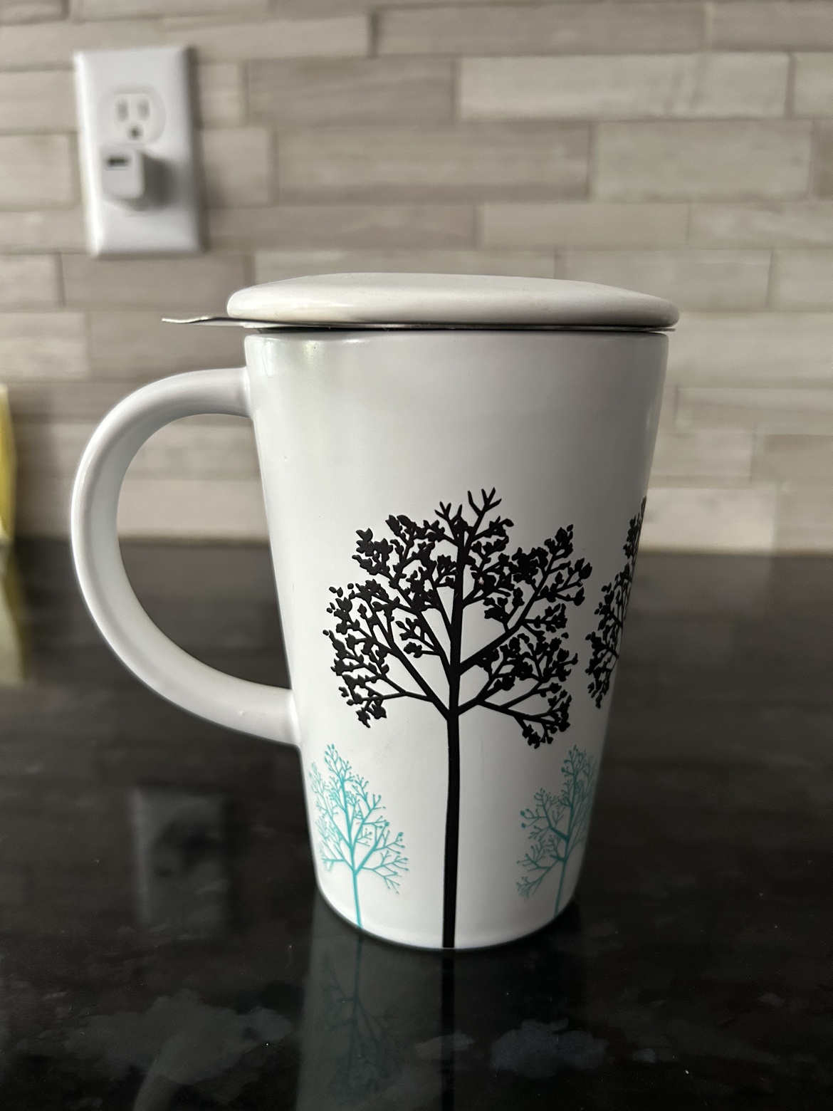 David’s tea ceramic cup with loose leaf steeper image indicator(2)