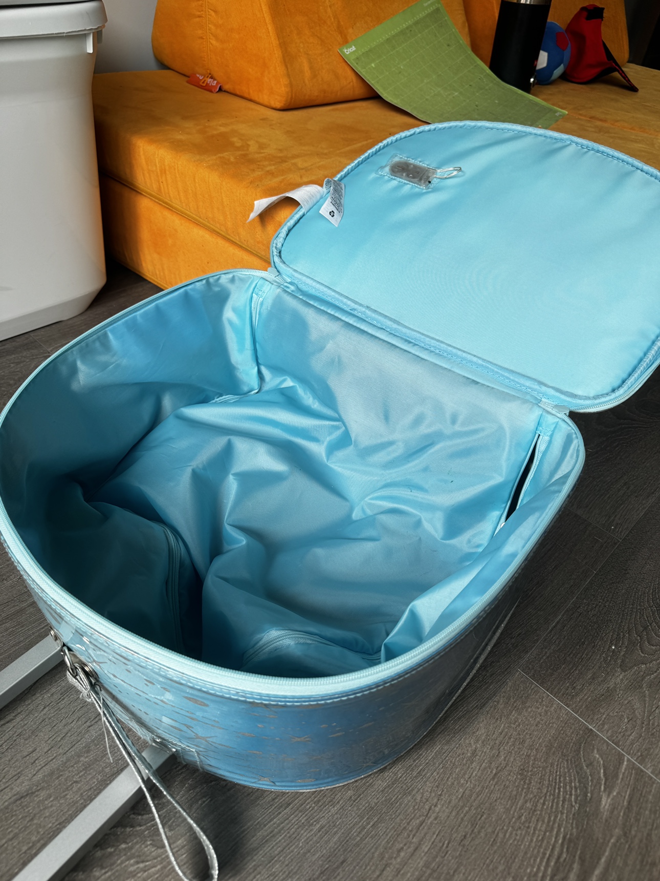 Disney store original kids Frozen luggage image indicator(4)