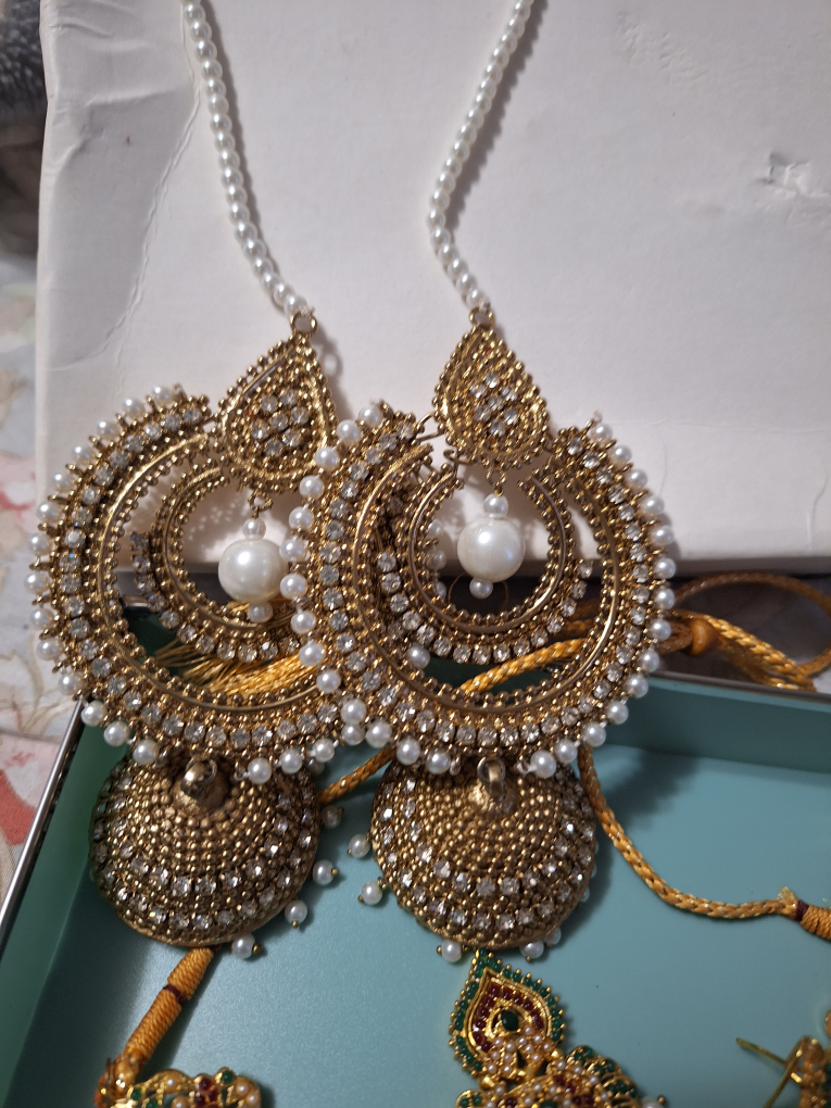 earing - photo 2