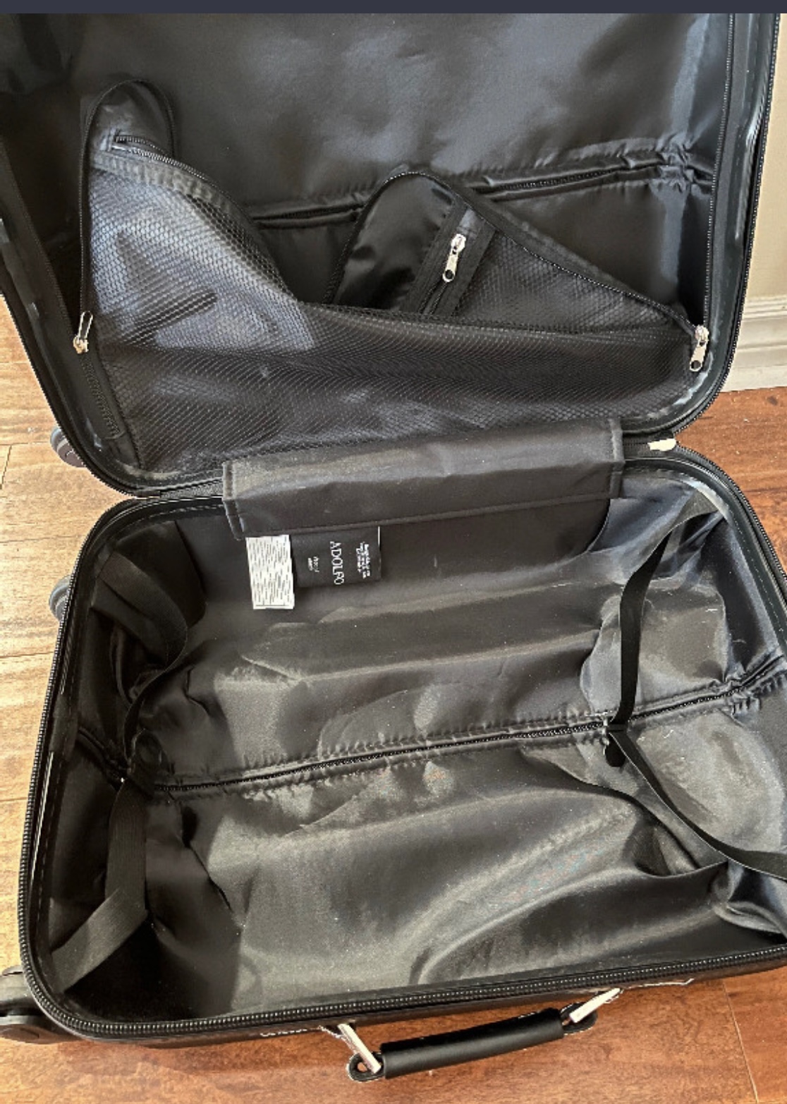 Carry-on luggage - photo 3