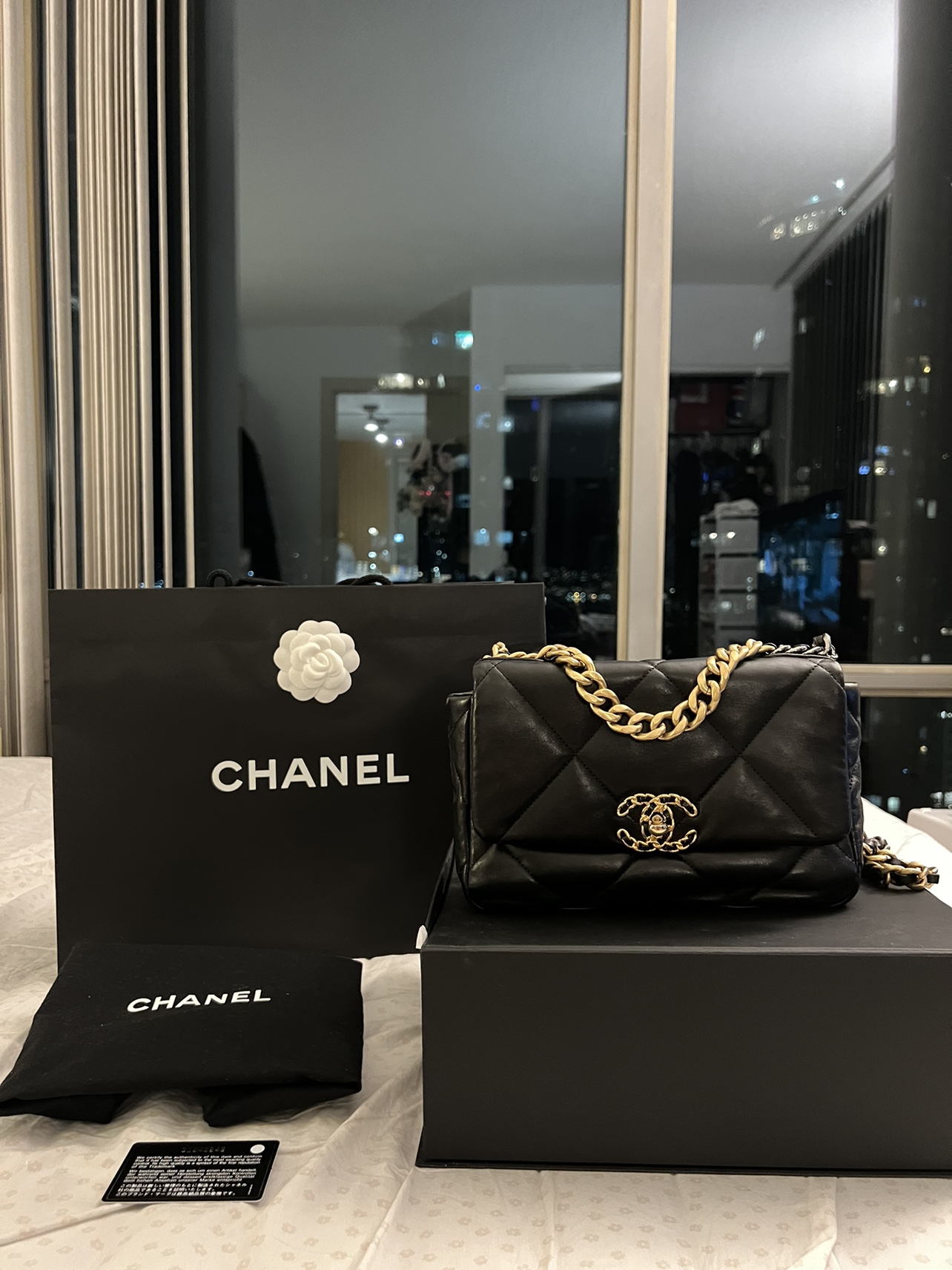 Used Chanel 19 - Black thumbnail