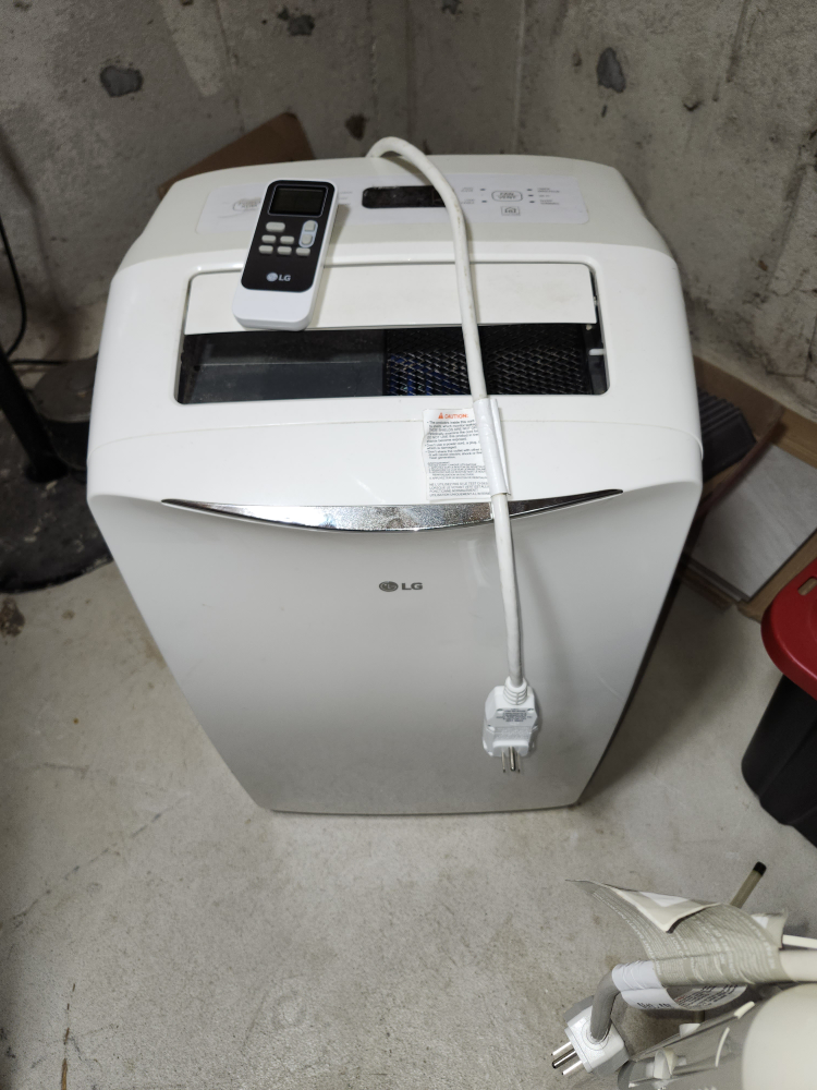 LG portable air conditioner with evaporator 14000 btu