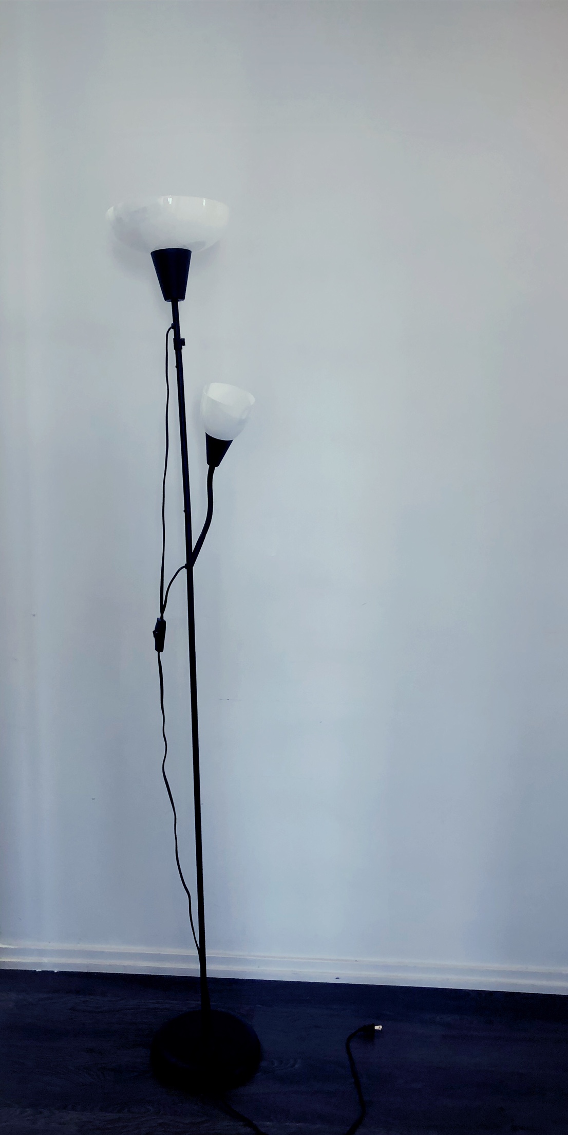Ikea floor lamp (TAGARP) with 4 LED bulb thumbnail