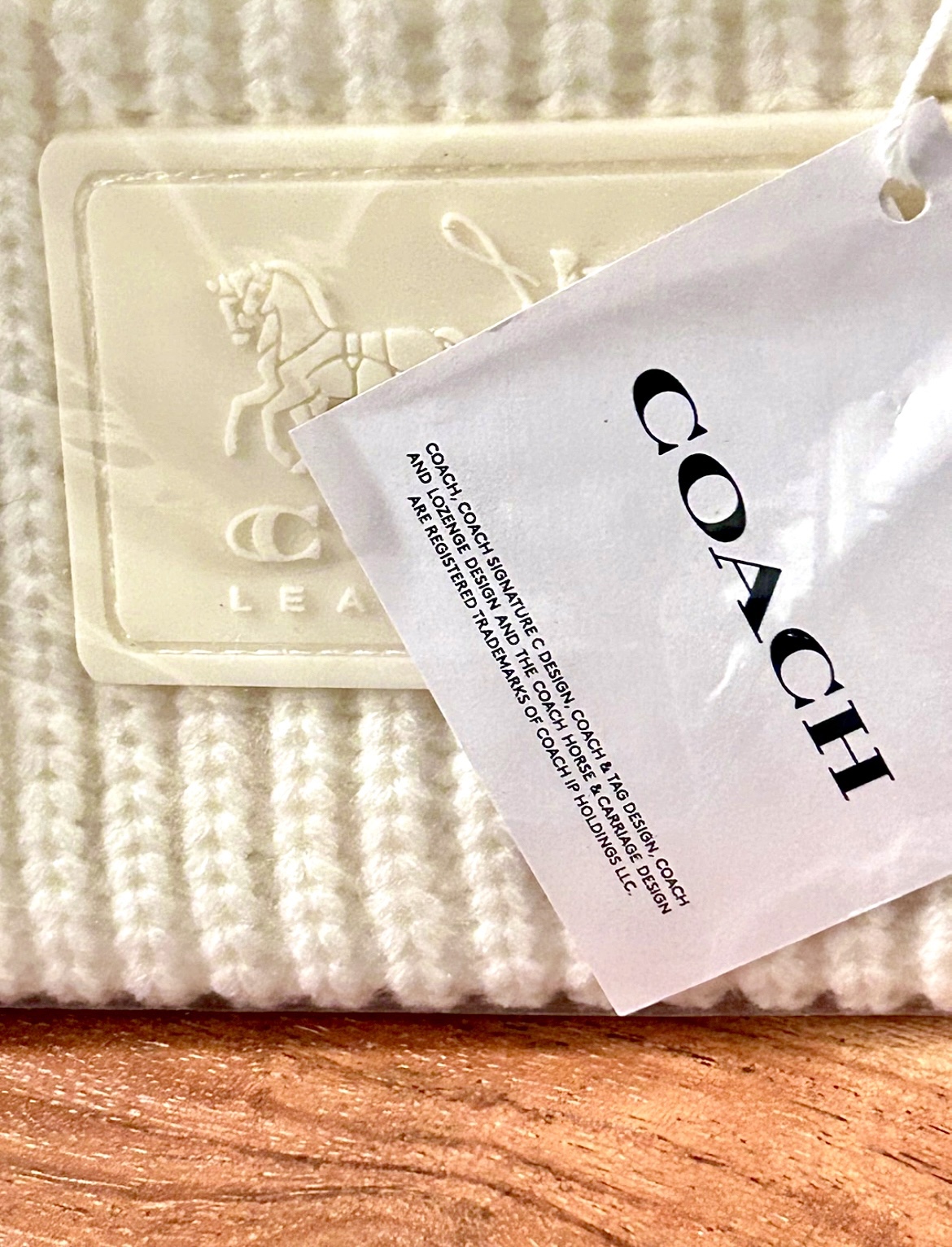 🍓NEW! COACH Winter Headband With Rubber Patch image indicator(4)