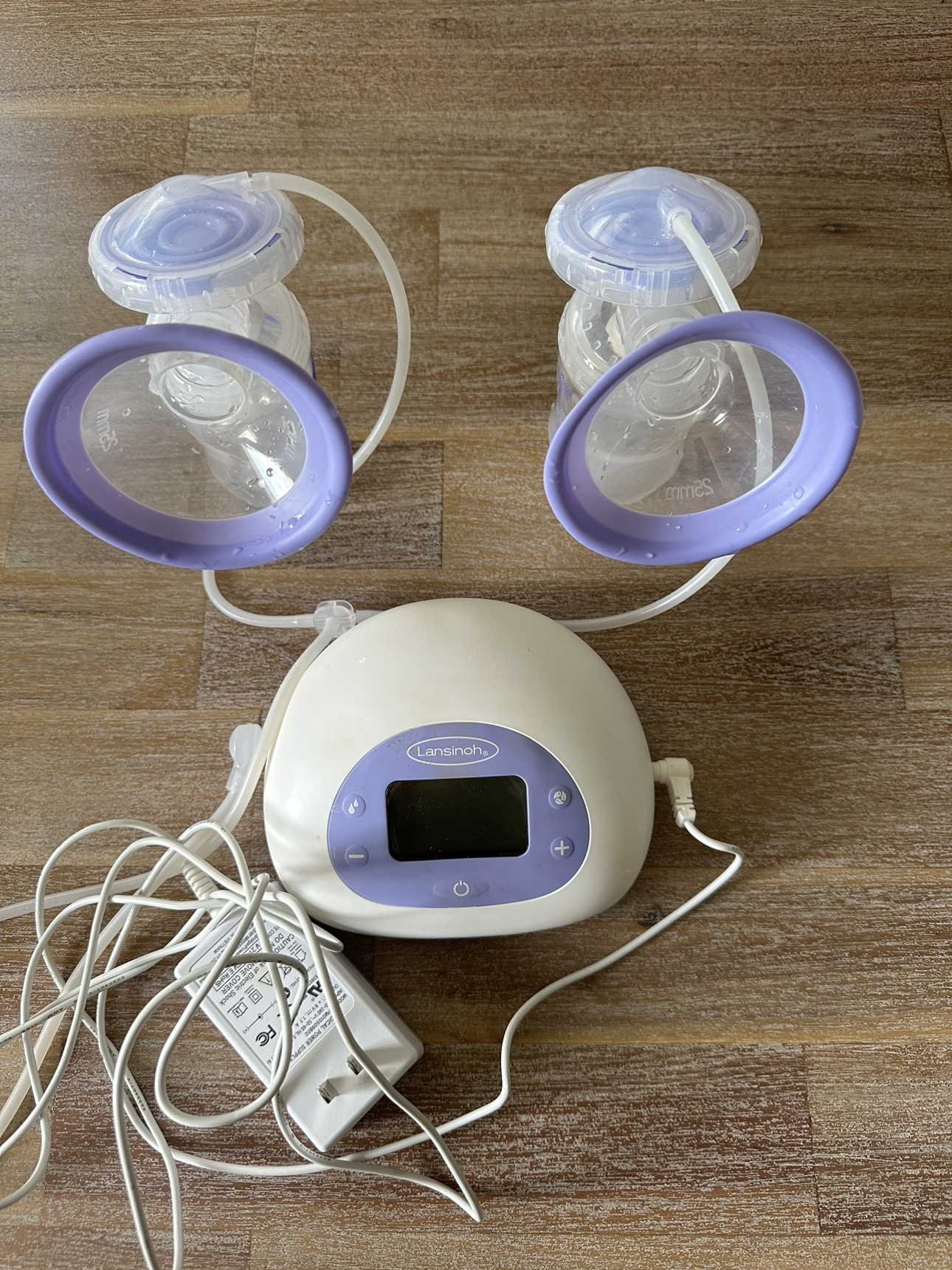 Lansinoh double electric pump and accessories