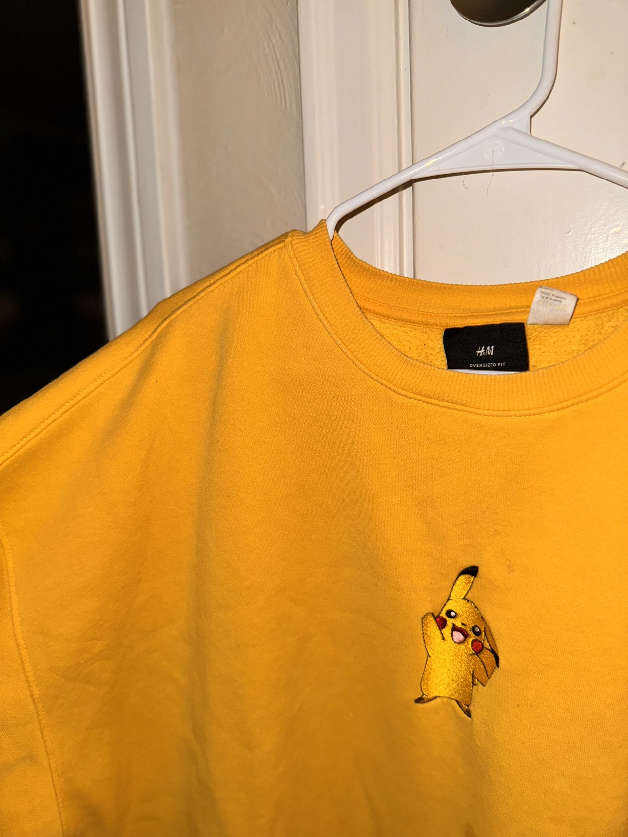 H&M Oversized Pikachu Crewneck image indicator(2)