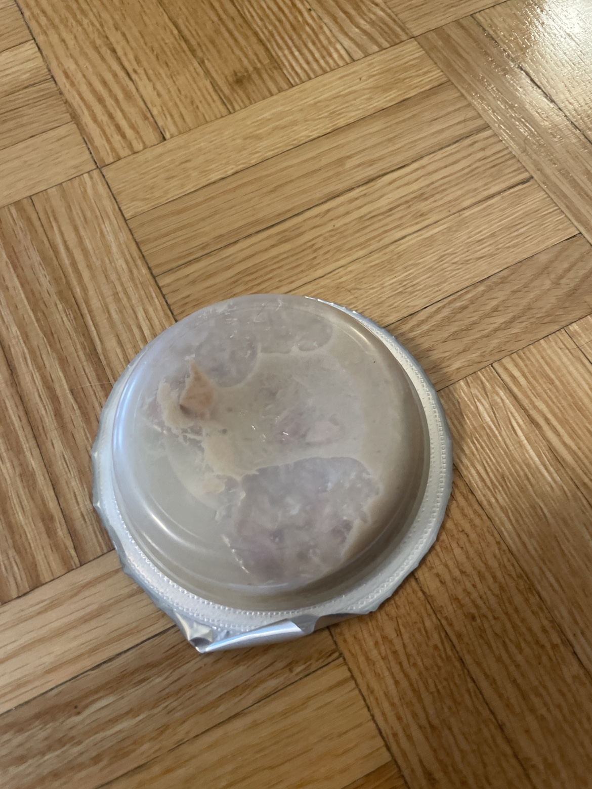 Friskies cat can food + tuna in water - photo 3