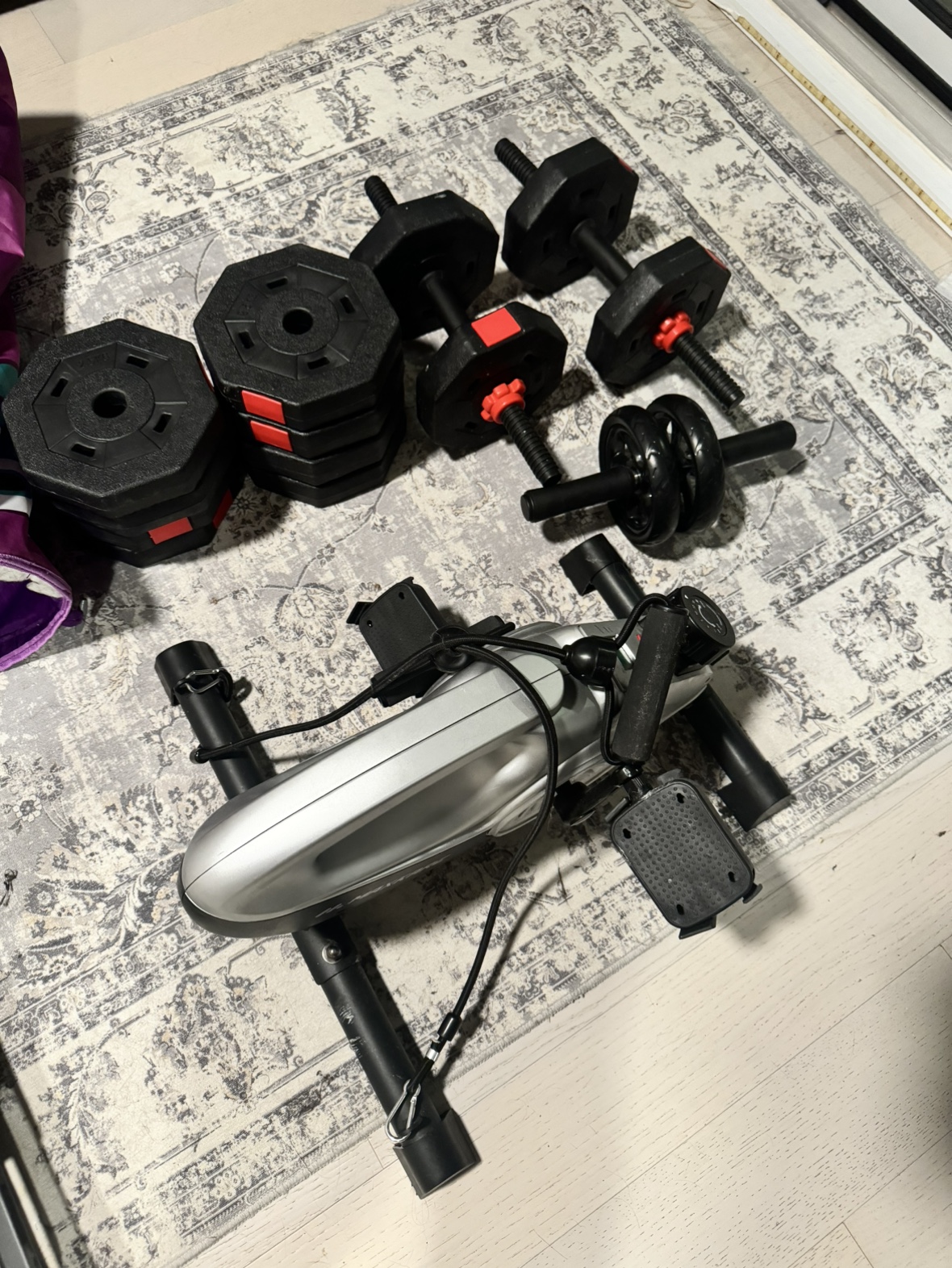 10 2kg plates with bar