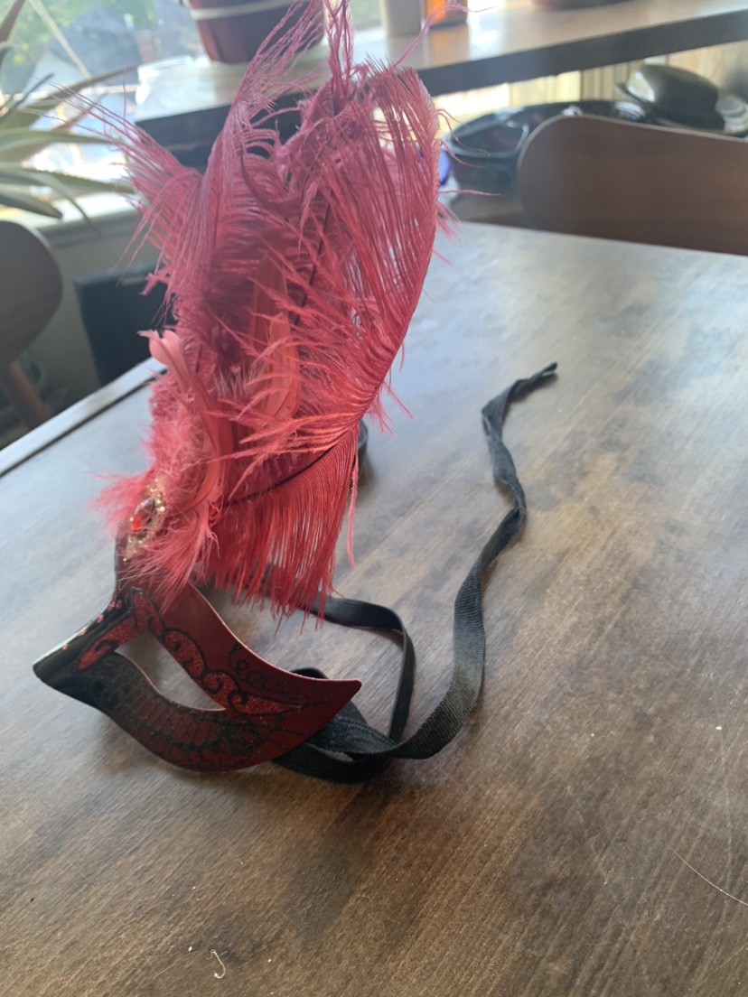 Red feathered Mardi Gras masquerade mask - photo 4