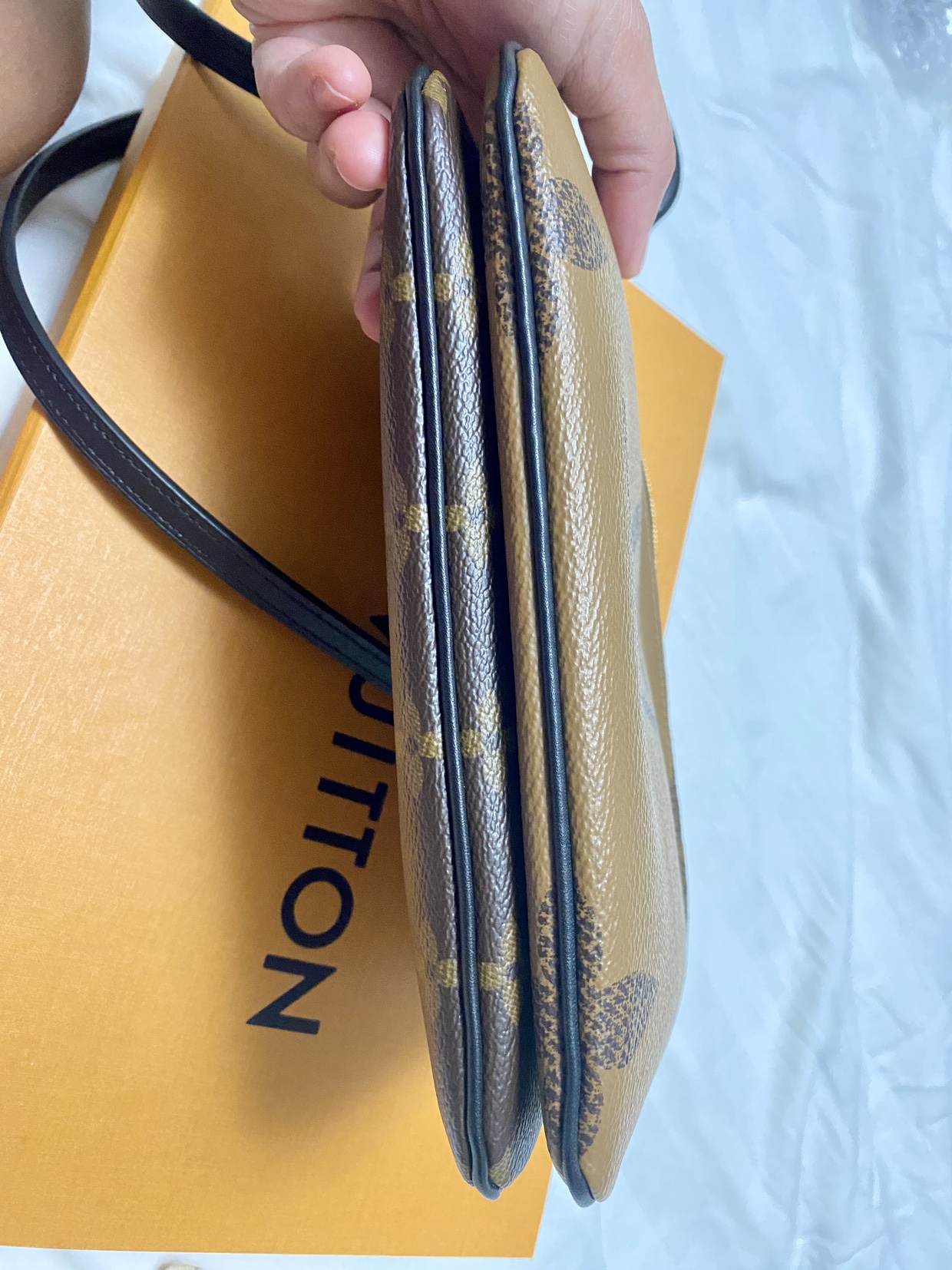 Authentic Louis Vuitton Crossbody Bag - photo 5