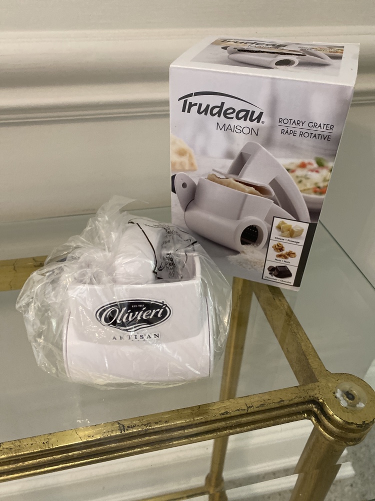 Trudeau Rotary Grater🧡 image indicator(2)