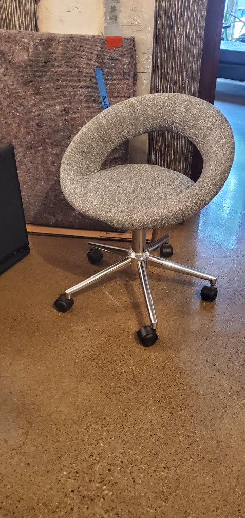 Low-Back Office Chair - Armless Design + Curved Seat
