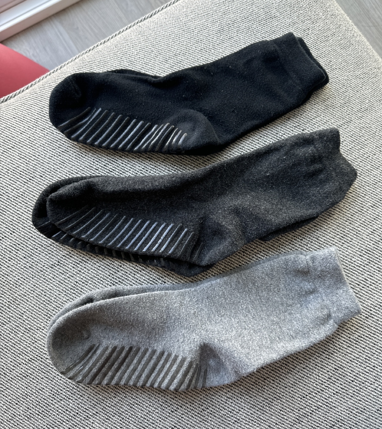 Unisex 3-pack non-slip grip socks thumbnail