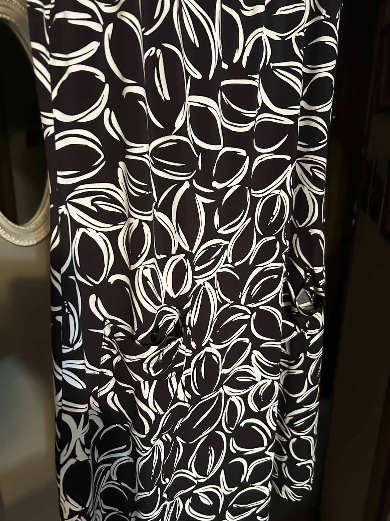 Black and white below knee dress - photo 2