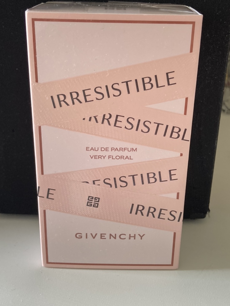 Perfume GIVENCHY
