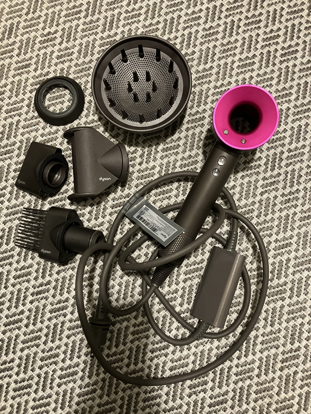 Dyson supersonic hair dryer - retail: $580 image indicator(3)