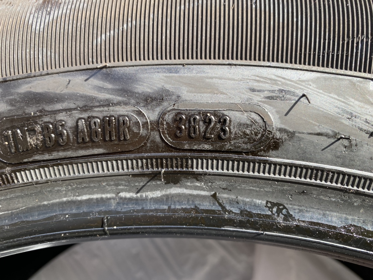 2 All season tires image indicator(3)