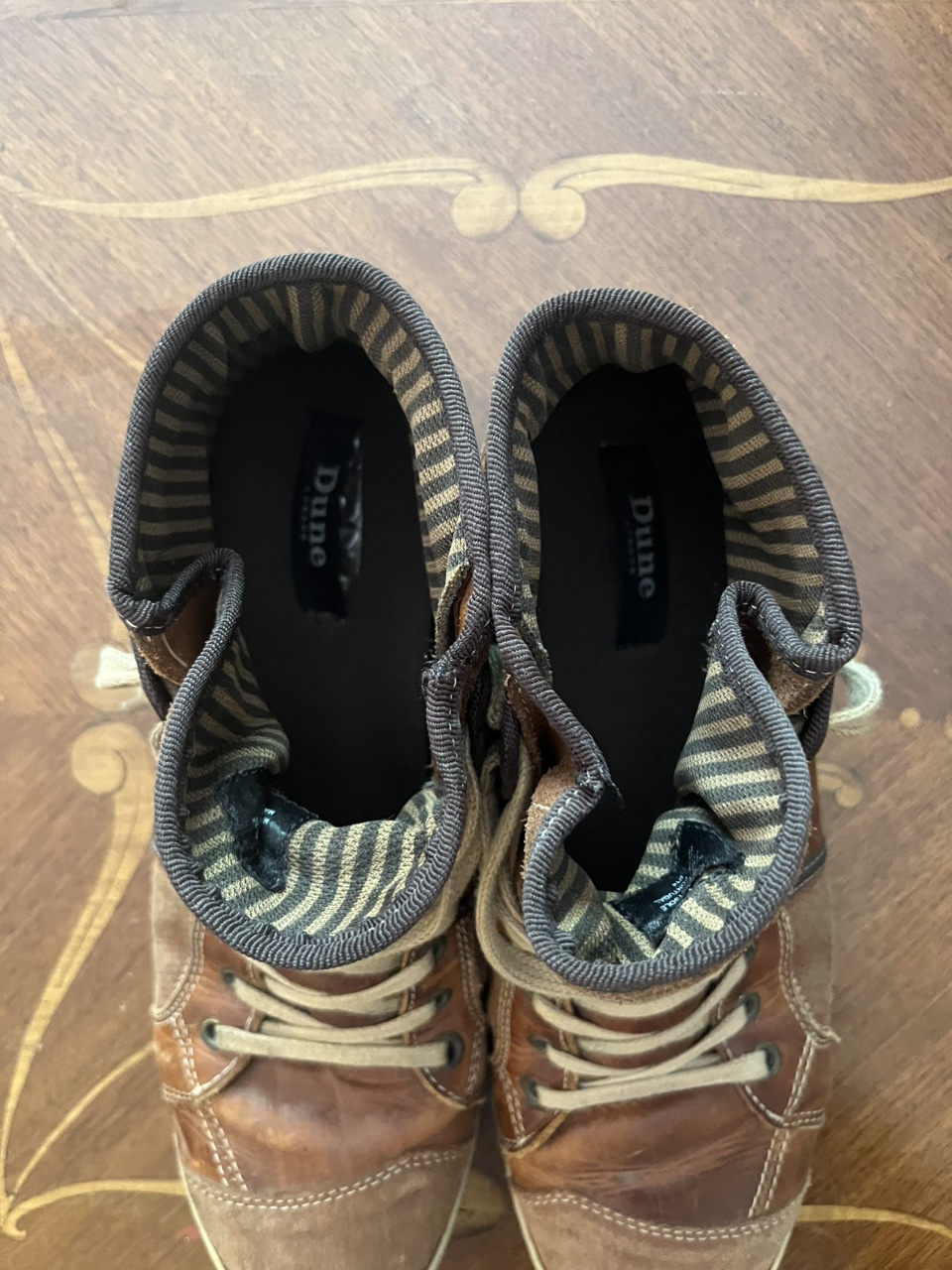 Dune sneakers image indicator(2)