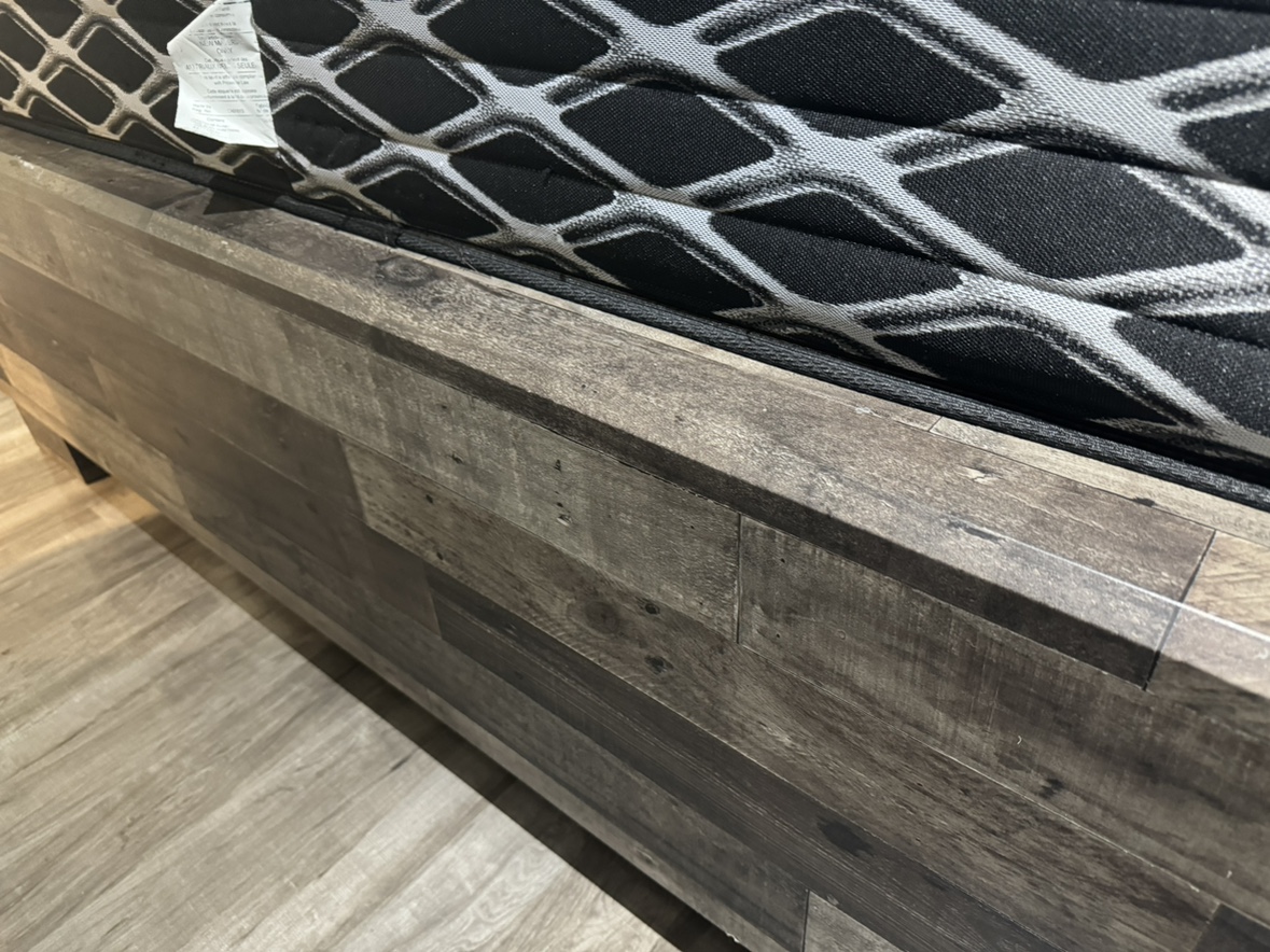 Queen bed image indicator(4)