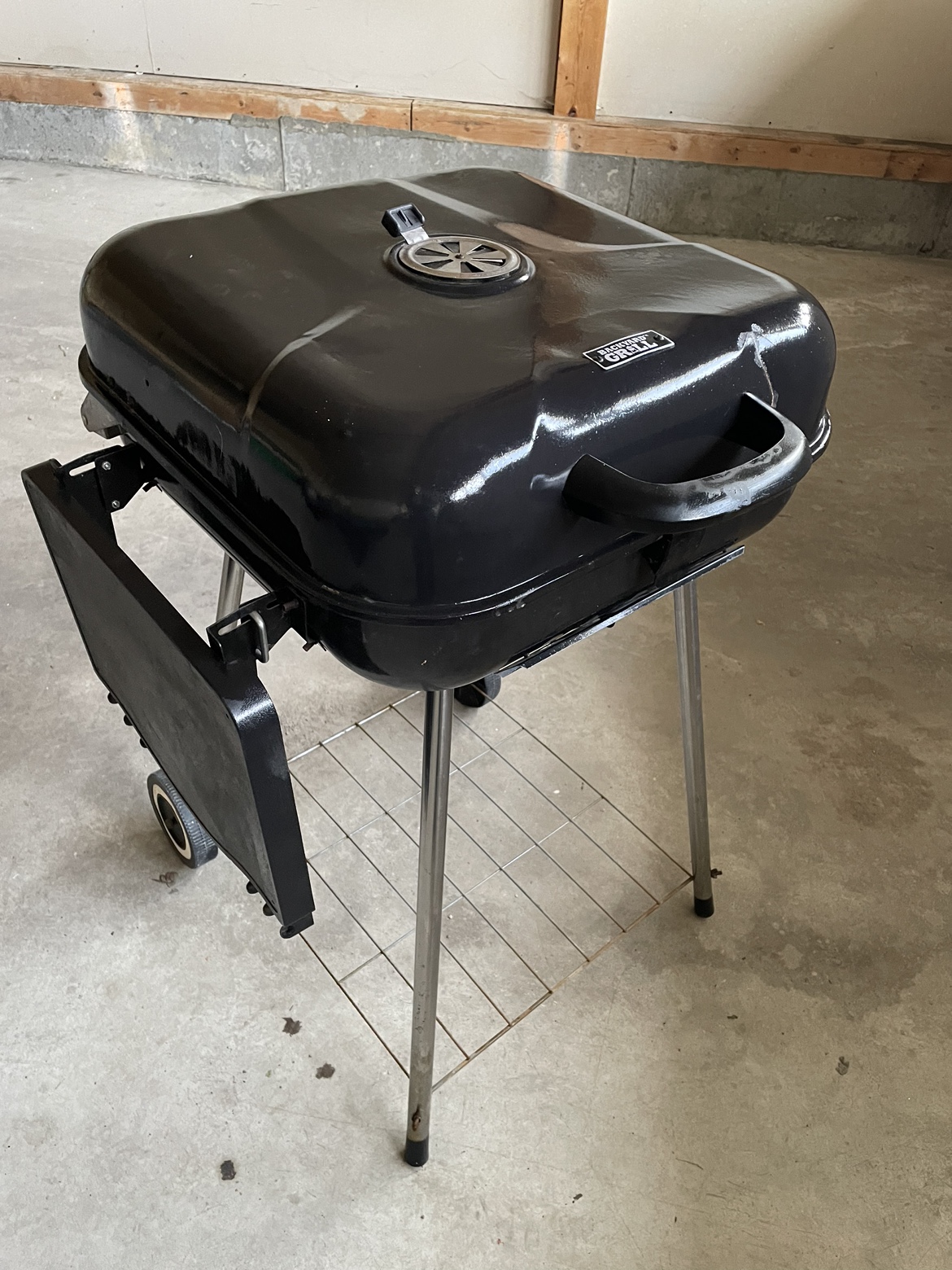Charcoal grill