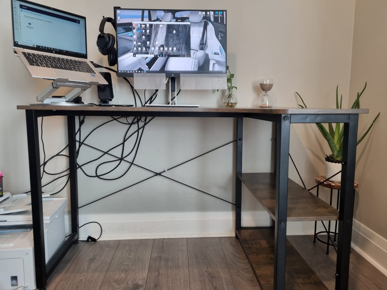 L-shaped Office Desk (Excellent condition, Like new) - photo 2