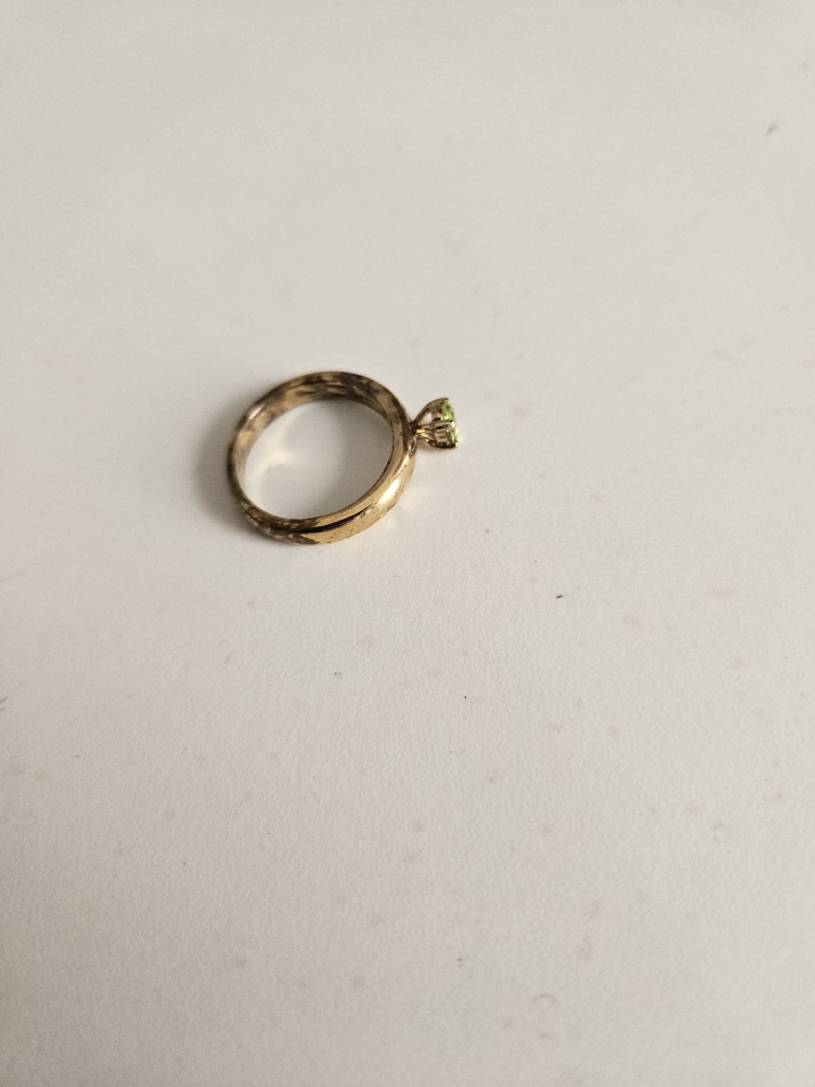 Ring with green stone - photo 2