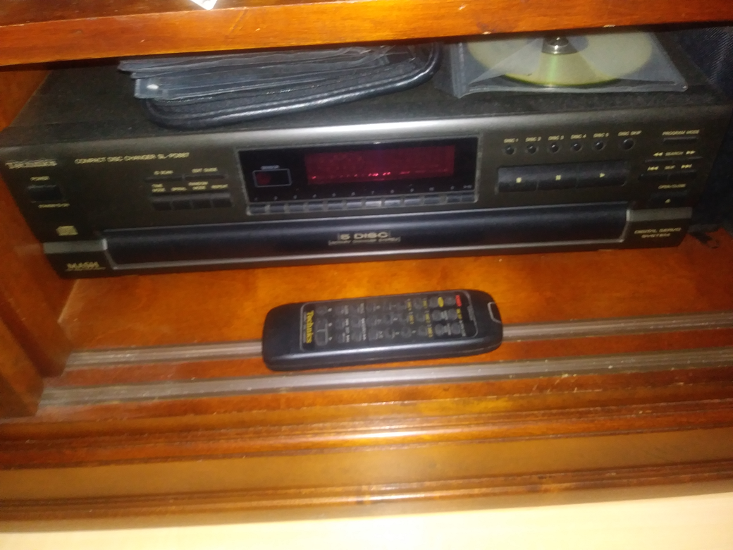 Technics 5-cd changer with Remote image indicator(2)