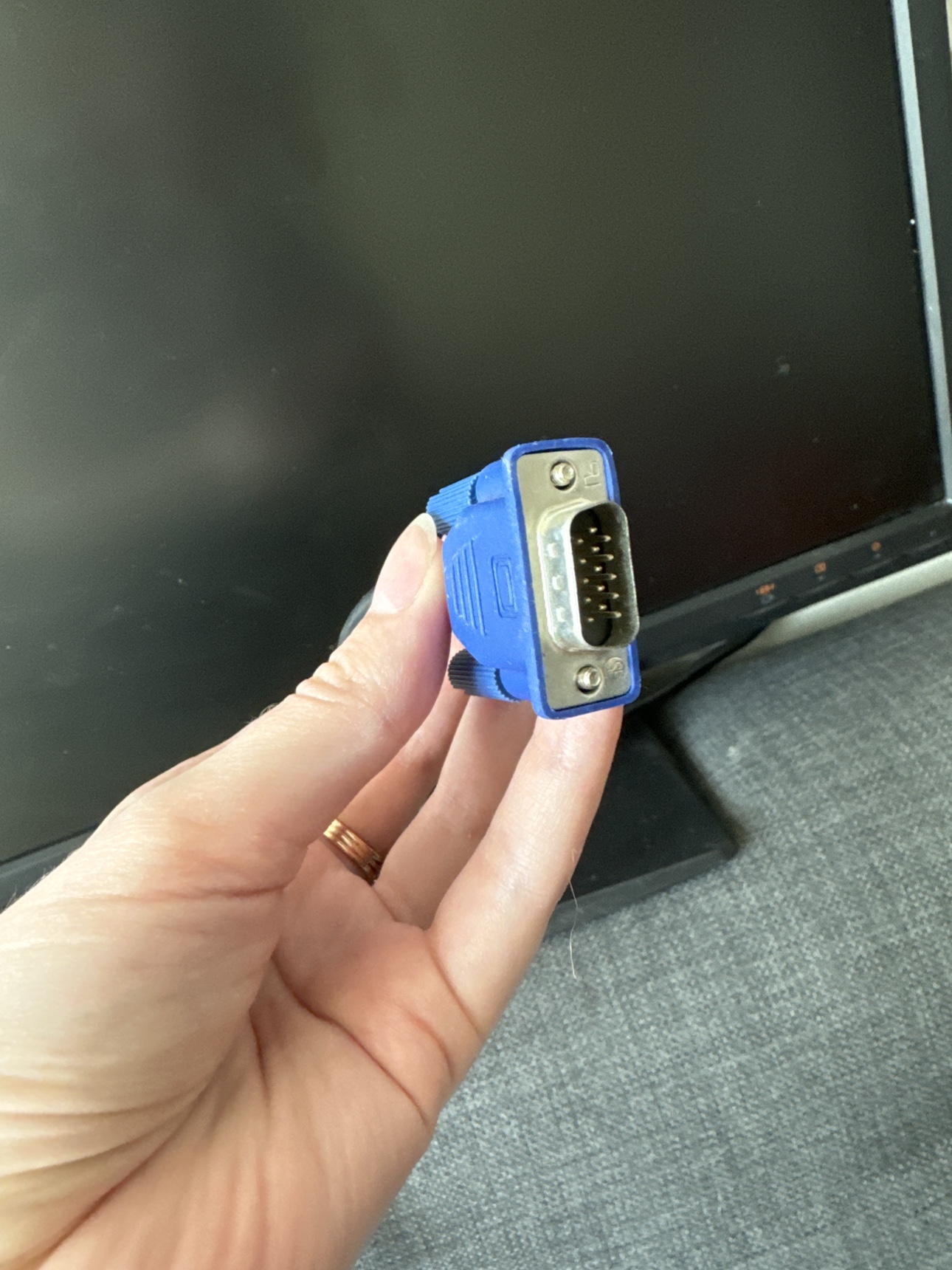 Lenovo monitor with VGA connection image indicator(3)