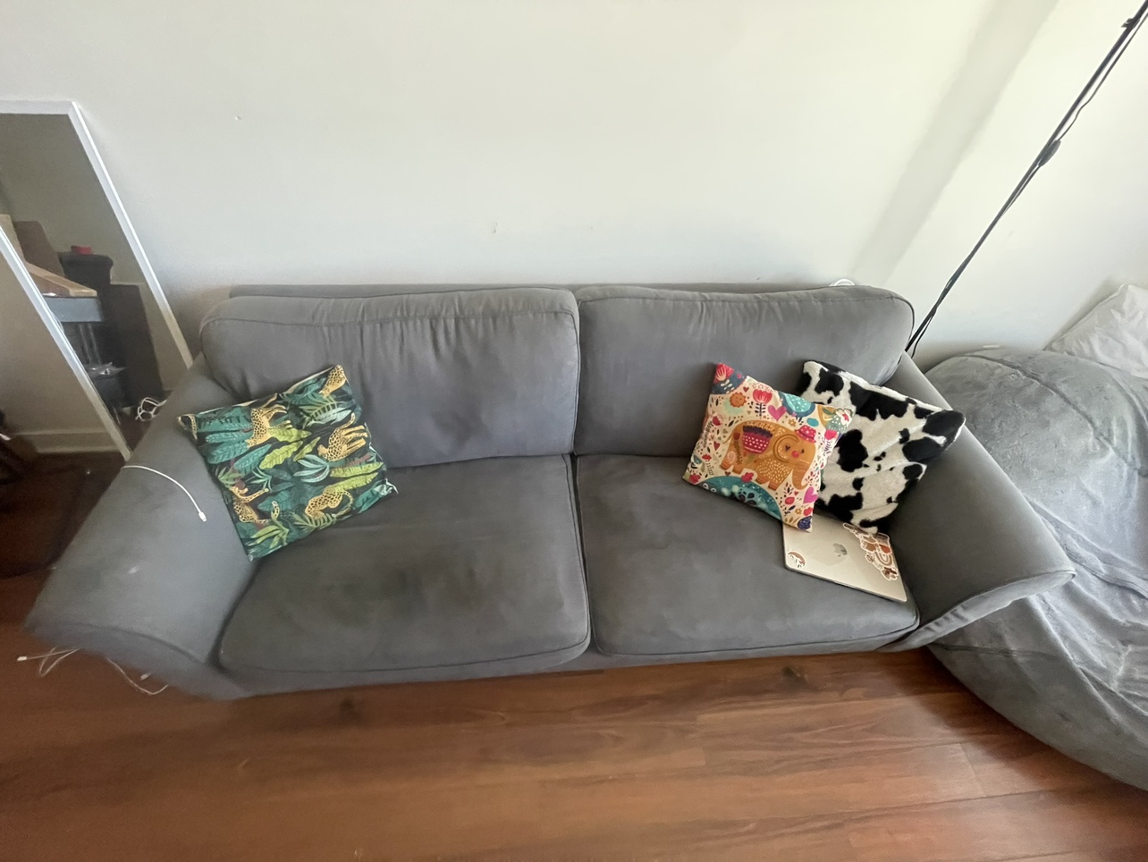 Grey three seater sofa couch - photo 2