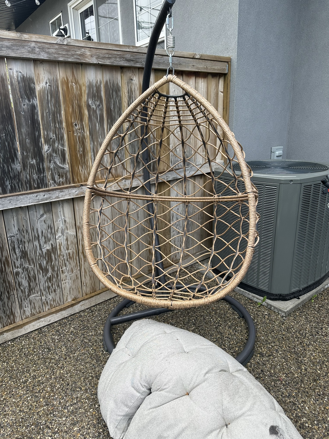Outdoor patio swing chair
