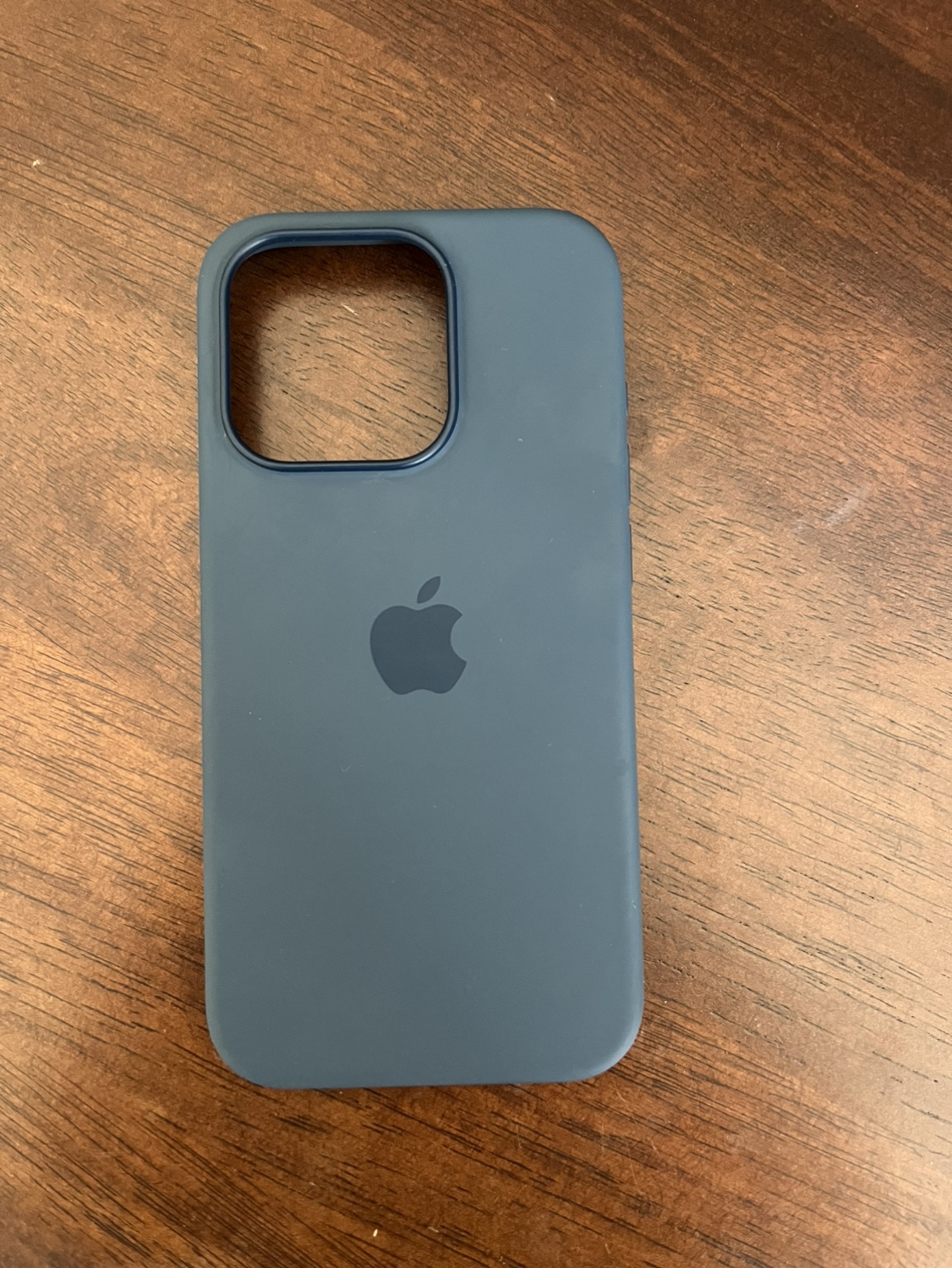 iPhone 15 pro MagSafe silicone case #freecycle
