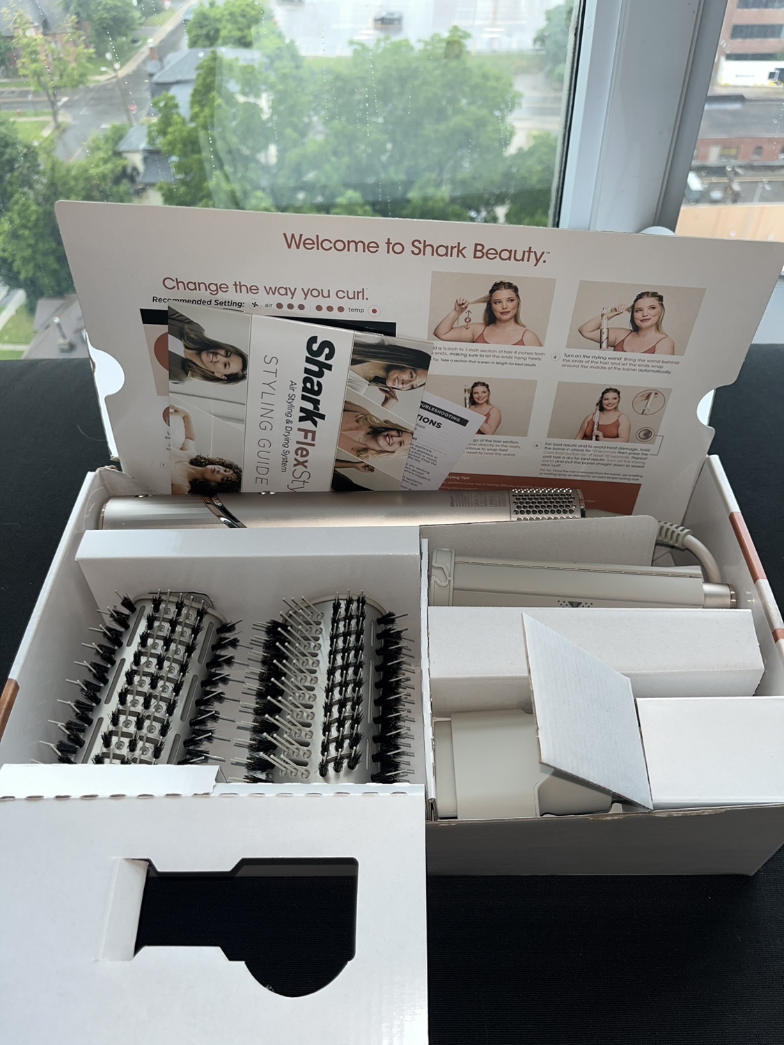 Original SHARK hairstyler in ORIGINAL box. image indicator(3)