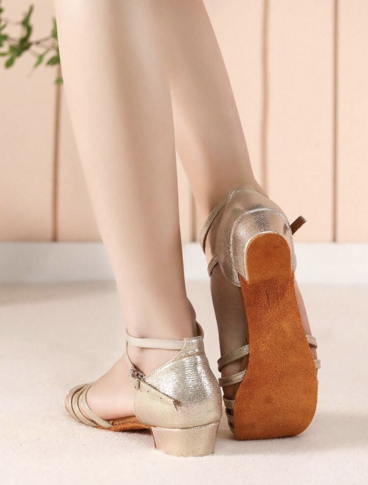 Women Black Latin Dance Shoes （Low-Heeled 3.5cm) image indicator(4)