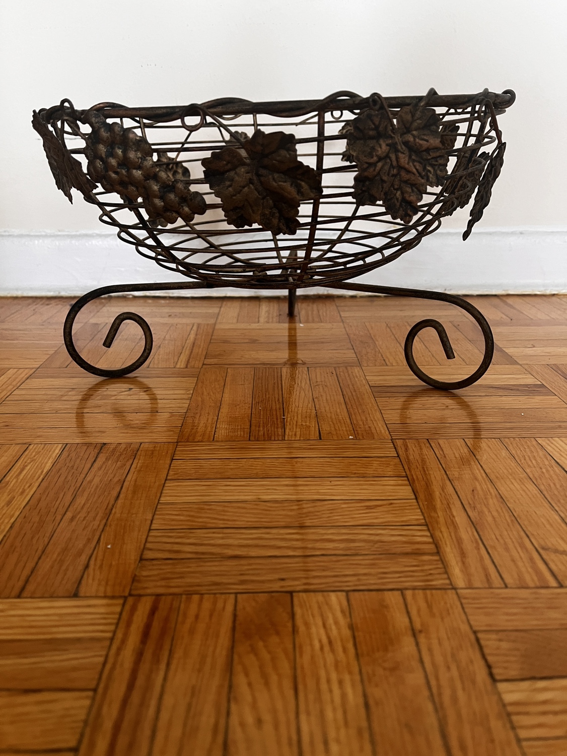 Wire fruit bowl thumbnail
