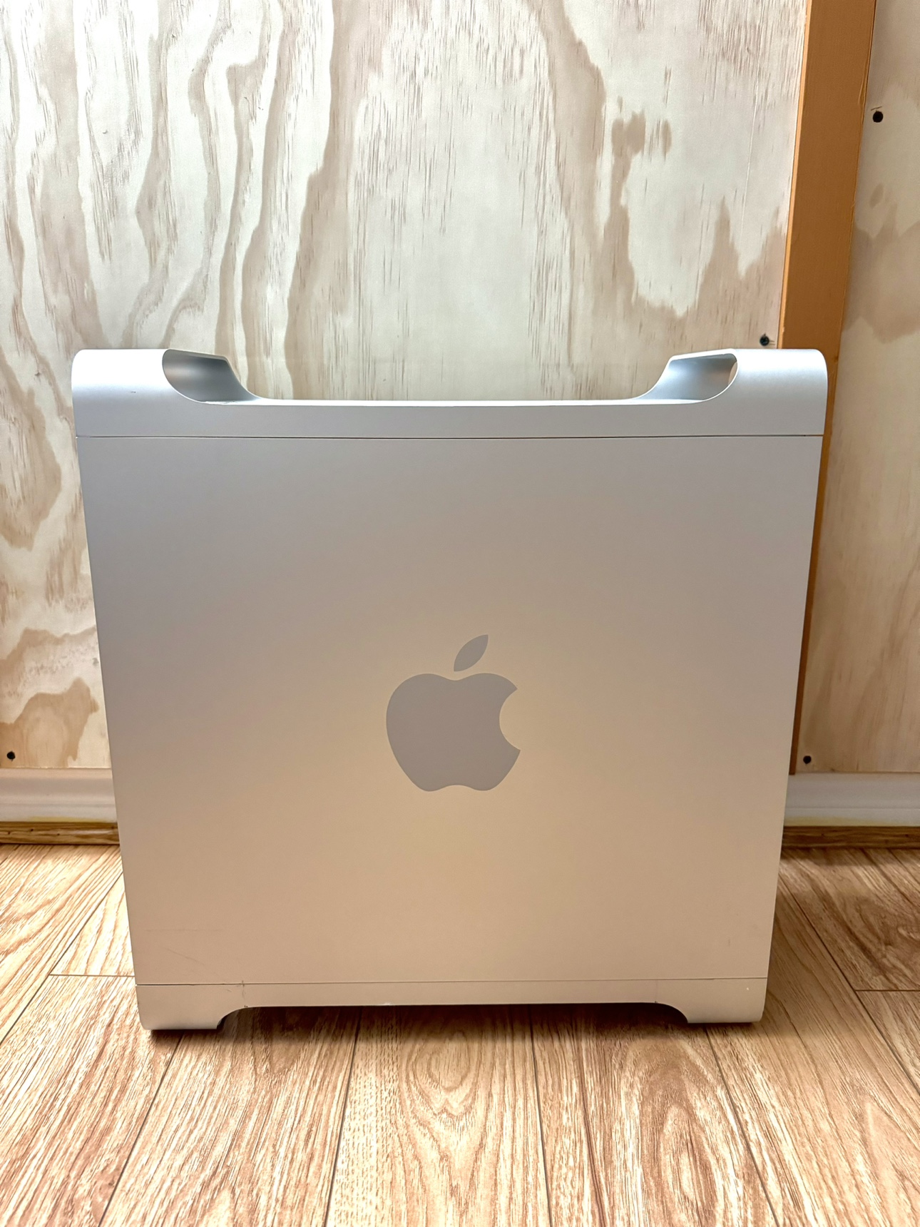 Apple A1186 Mac Pro thumbnail