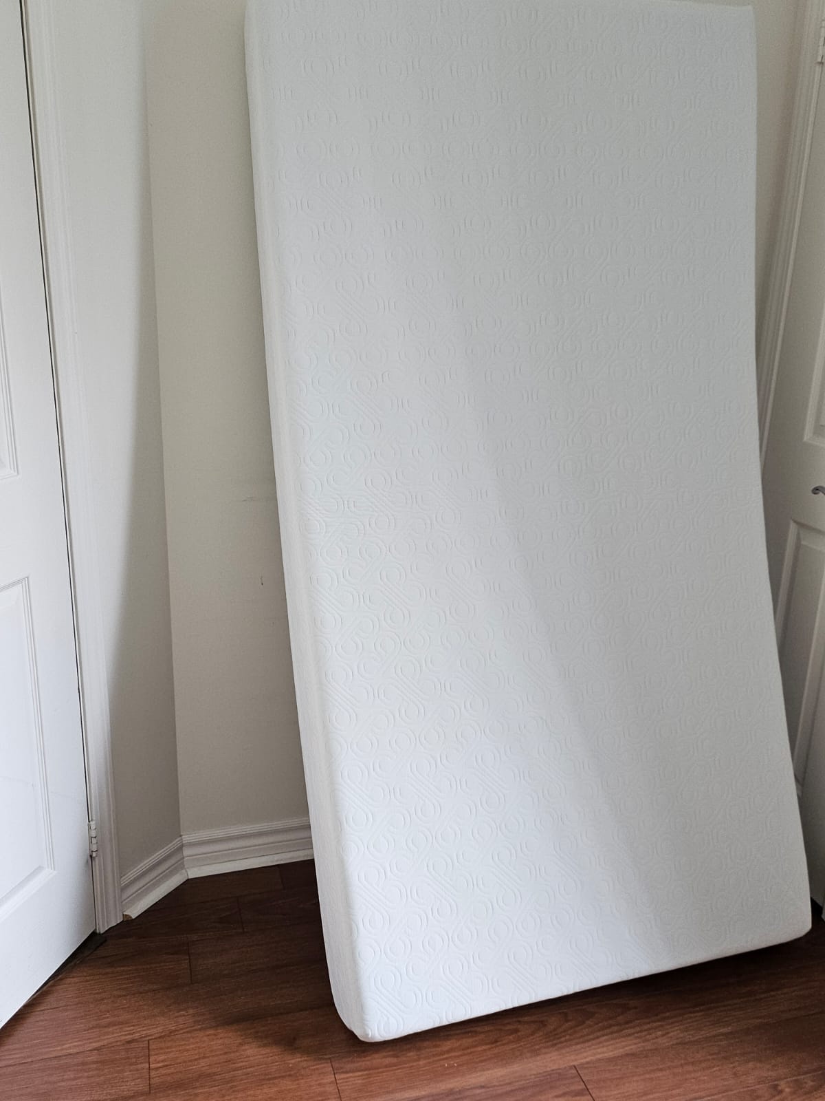 Singe mattress from sleep country great quality - photo 2