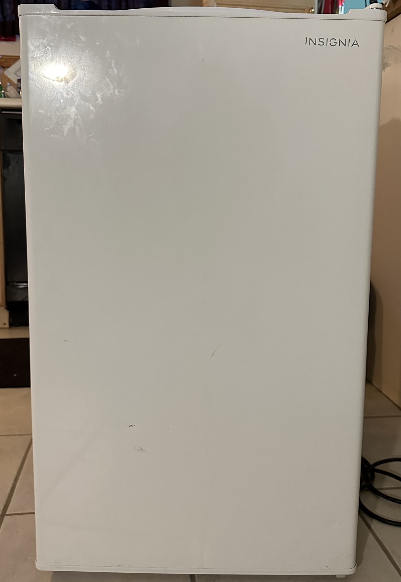 Insignia 3.3 cubit refrigerator white.
